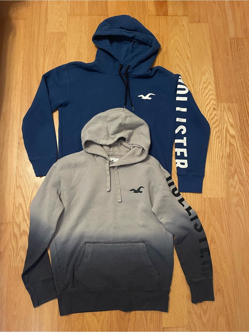Hollister men’s hoodies sweatshirts set of 2 size XS